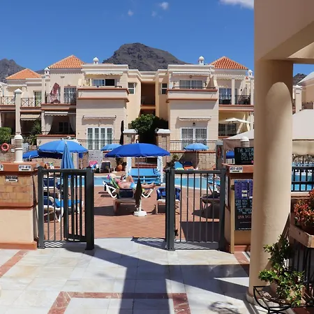 Yucca Park Fanabe Apartment *